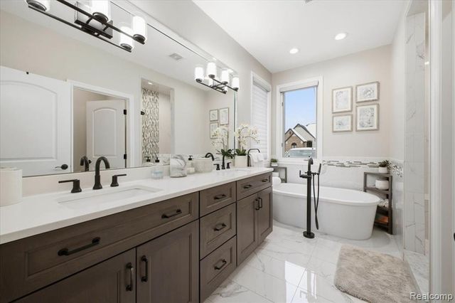 60778 Forest Creek Drive, Washington, MI 48094