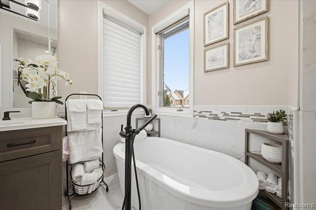 60778 Forest Creek Drive, Washington, MI 48094