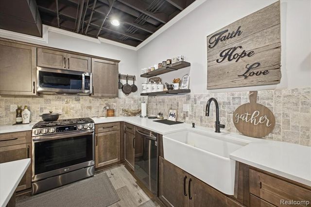 60778 Forest Creek Drive, Washington, MI 48094