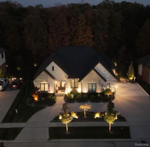 60778 Forest Creek Drive, Washington, MI 48094