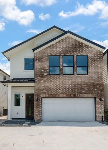 5843 Outer Banks Street, Houston, TX 77091