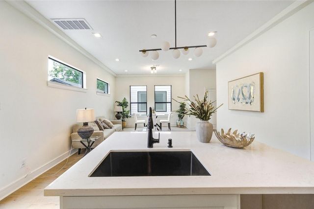 5843 Outer Banks Street, Houston, TX 77091