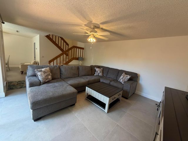 825 Center Street 32b, Jupiter, FL 33458