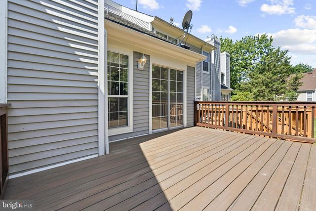 6182 STONEPATH CIR, Centreville, VA 20120