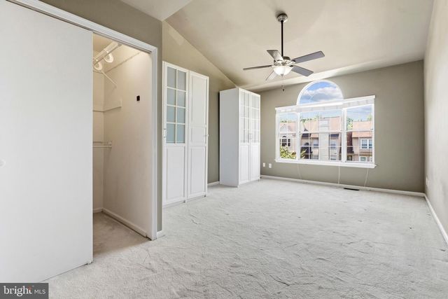 6182 STONEPATH CIR, Centreville, VA 20120