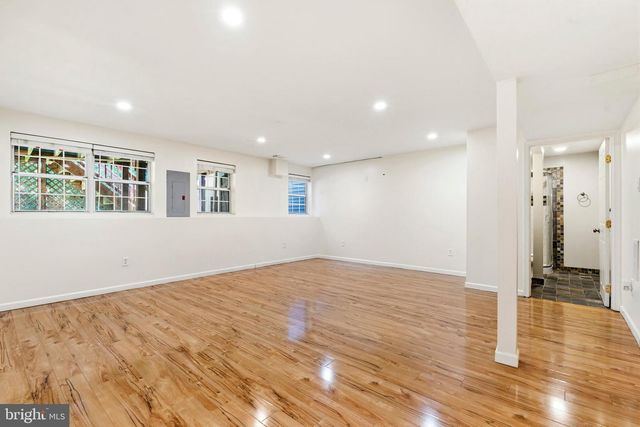 6182 STONEPATH CIR, Centreville, VA 20120