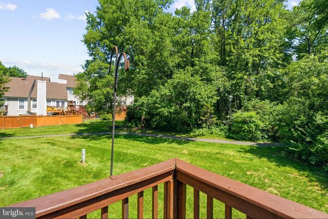 6182 STONEPATH CIR, Centreville, VA 20120