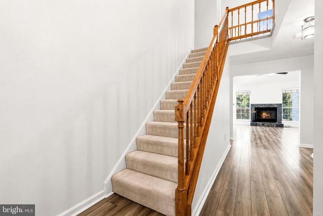 6182 STONEPATH CIR, Centreville, VA 20120