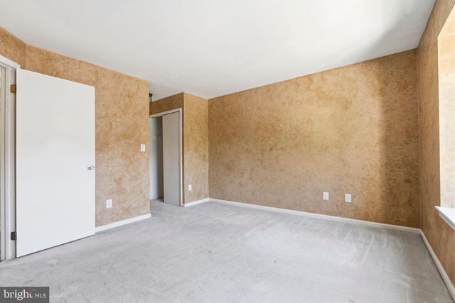 6182 STONEPATH CIR, Centreville, VA 20120