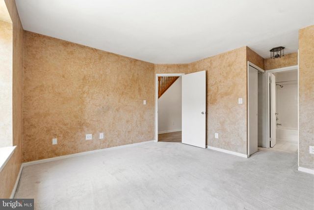 6182 STONEPATH CIR, Centreville, VA 20120