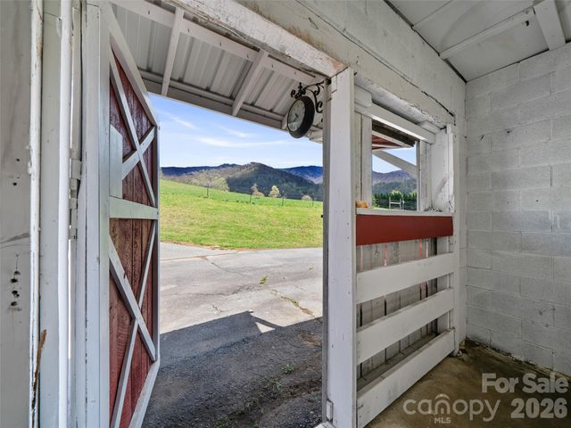 173 Odoms Chapel Road, Bakersville, NC 28705