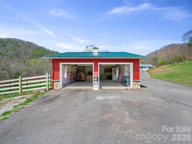 173 Odoms Chapel Road, Bakersville, NC 28705