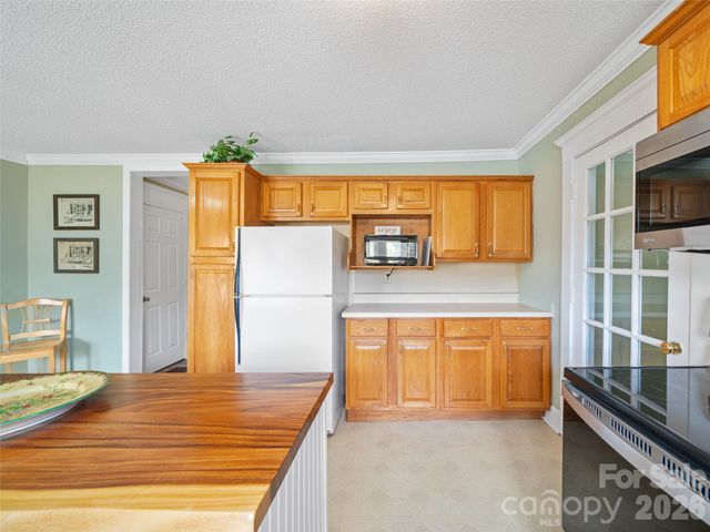 173 Odoms Chapel Road, Bakersville, NC 28705