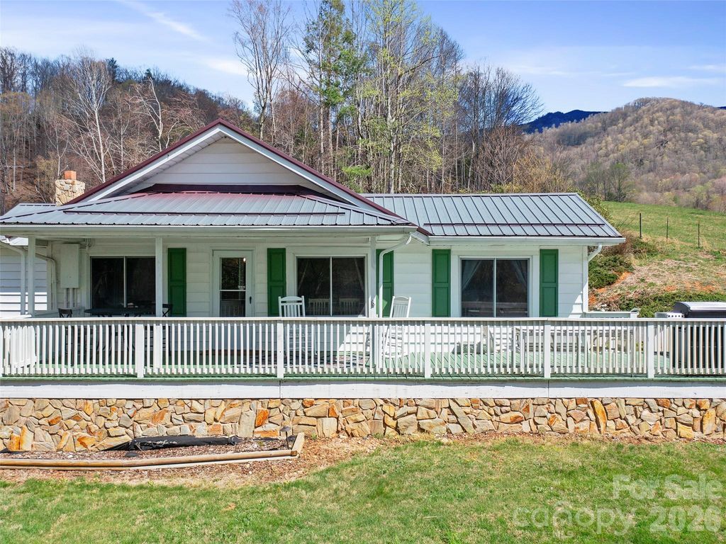 173 Odoms Chapel Road, Bakersville, NC 28705