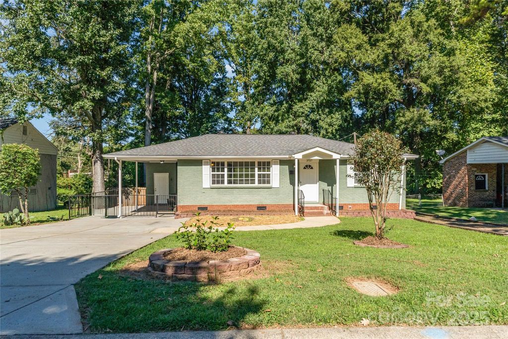 3727 Glenville Avenue, Charlotte, NC 28215
