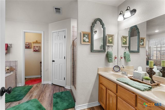1425 Moccasin Bend Road, Gatesville, TX 76528