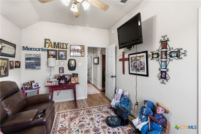 1425 Moccasin Bend Road, Gatesville, TX 76528