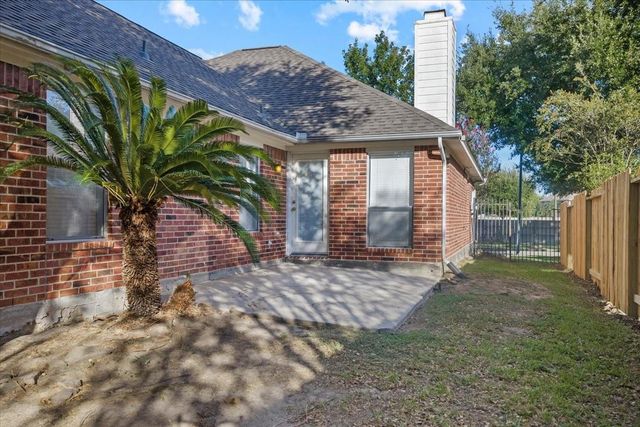 4019 Applerock Drive, Baytown, TX 77521