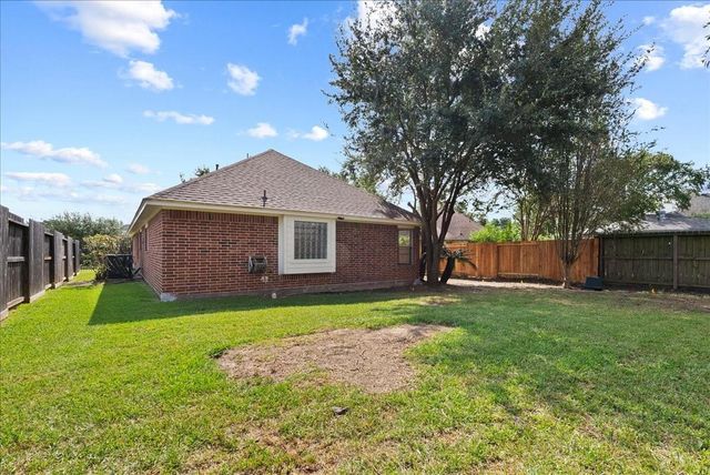 4019 Applerock Drive, Baytown, TX 77521