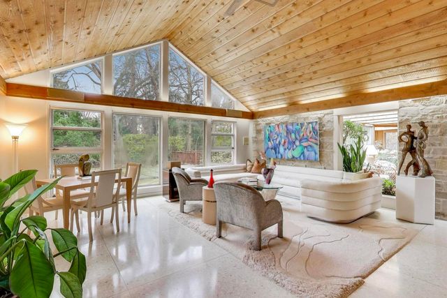 42 Woodley Road, Winnetka, IL 60093