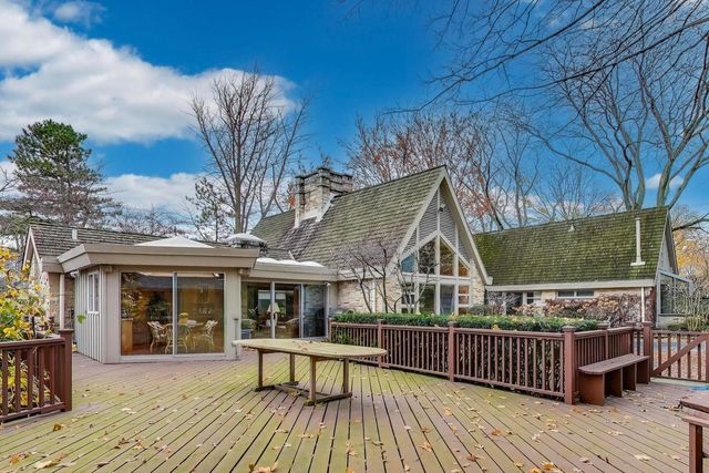 42 Woodley Road, Winnetka, IL 60093