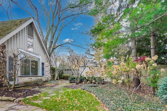 42 Woodley Road, Winnetka, IL 60093
