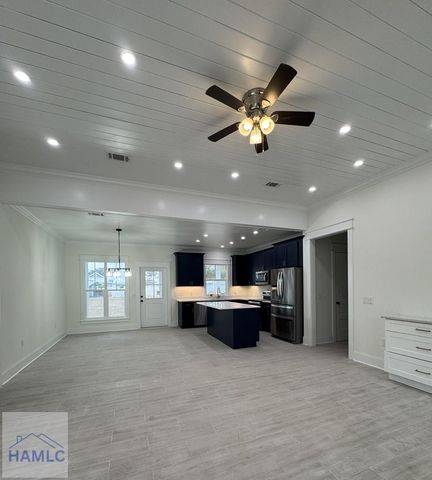 243 Charlton Street, Jesup, GA 31545