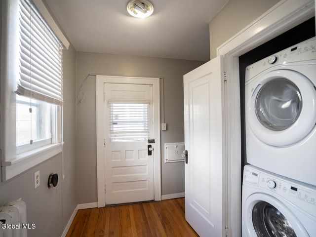 1 McLeod Road, Troy, NY 12180