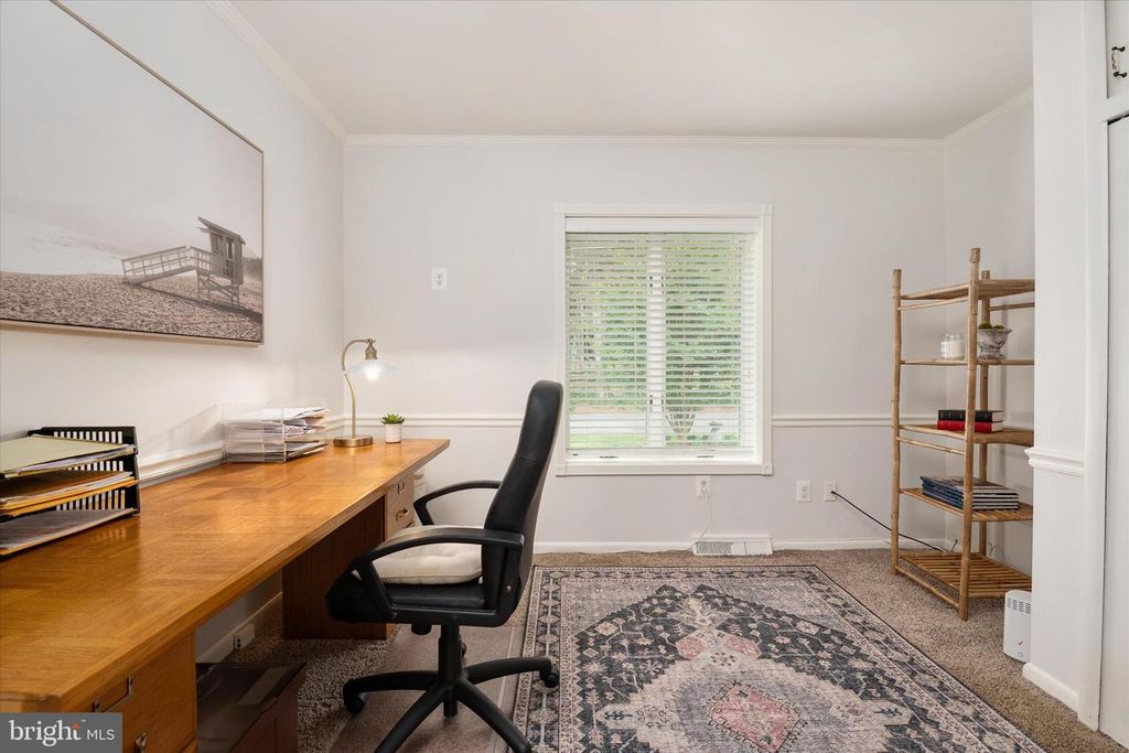 Image 13 of property listing at 508 WALNUT DR, Riva, MD 21140