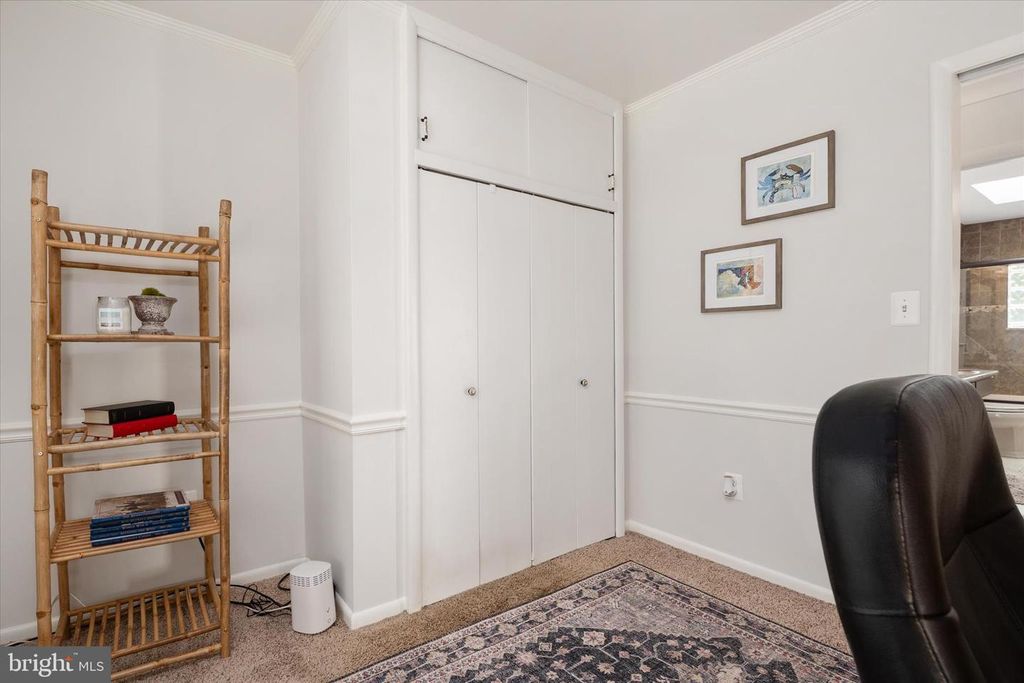 Image 14 of property listing at 508 WALNUT DR, Riva, MD 21140