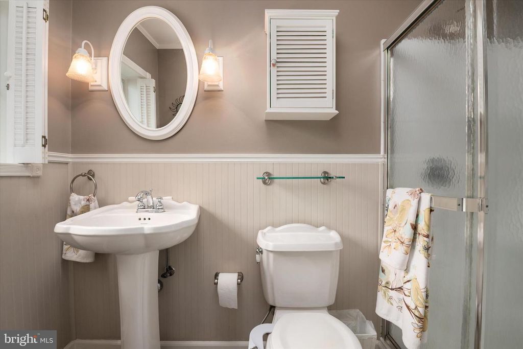 Image 21 of property listing at 508 WALNUT DR, Riva, MD 21140