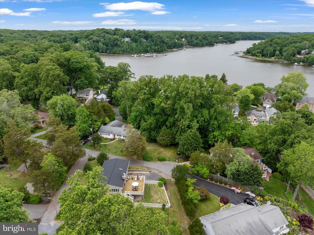 Image 33 of property listing at 508 WALNUT DR, Riva, MD 21140