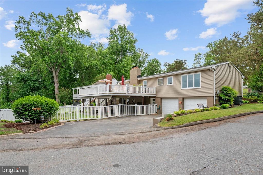Image 36 of property listing at 508 WALNUT DR, Riva, MD 21140