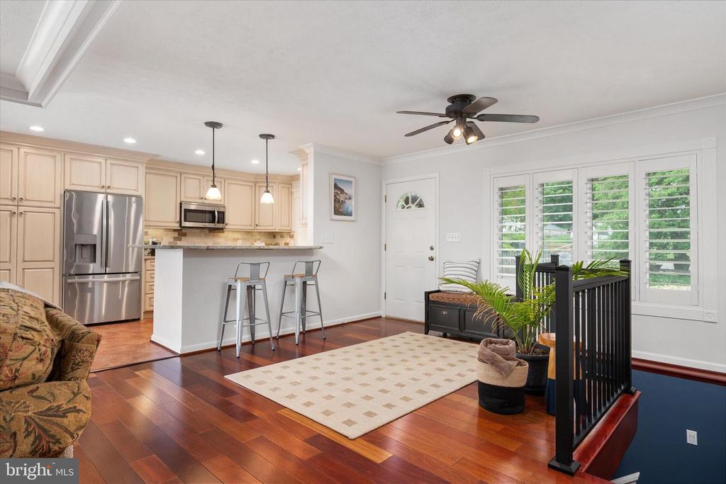 Image 4 of property listing at 508 WALNUT DR, Riva, MD 21140