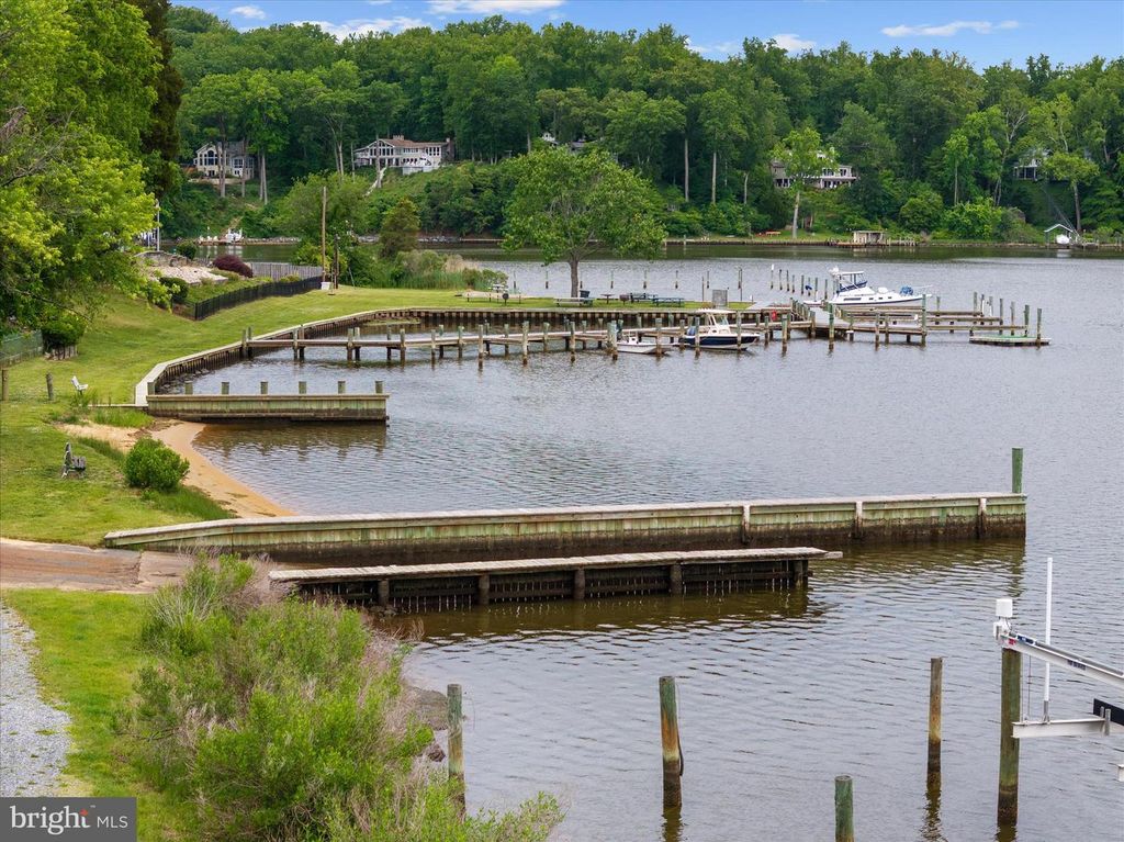 Image 53 of property listing at 508 WALNUT DR, Riva, MD 21140