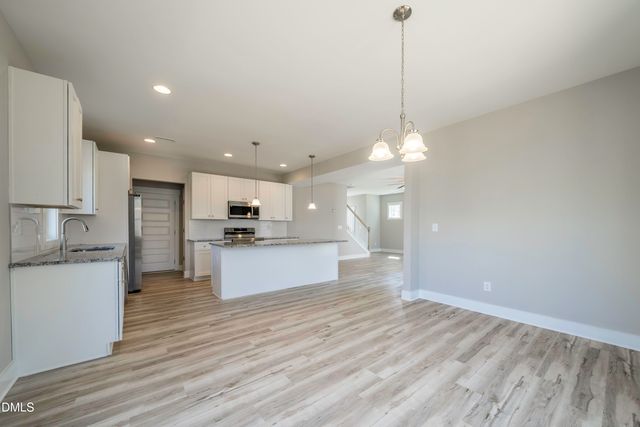 918 N Bickett Boulevard, Louisburg, NC 27549