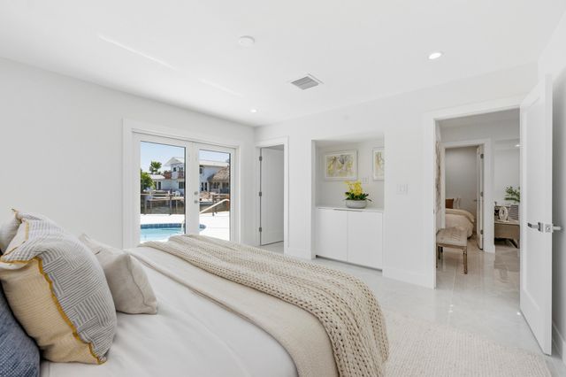 2280 SE 10th Court, Pompano Beach, FL 33062