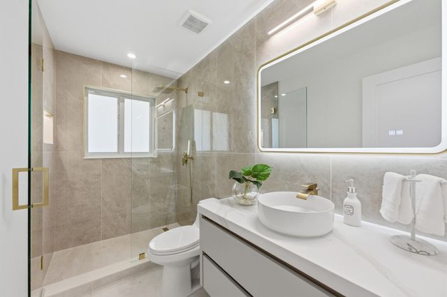 2280 SE 10th Court, Pompano Beach, FL 33062