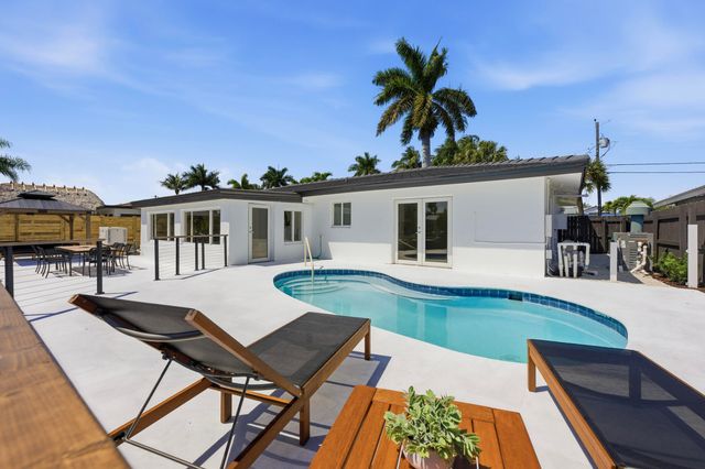 2280 SE 10th Court, Pompano Beach, FL 33062