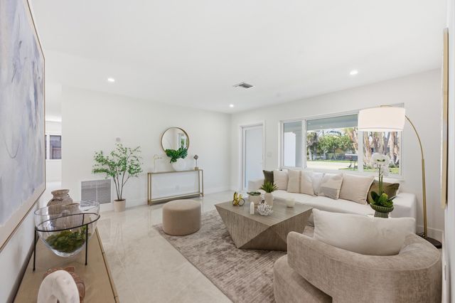 2280 SE 10th Court, Pompano Beach, FL 33062