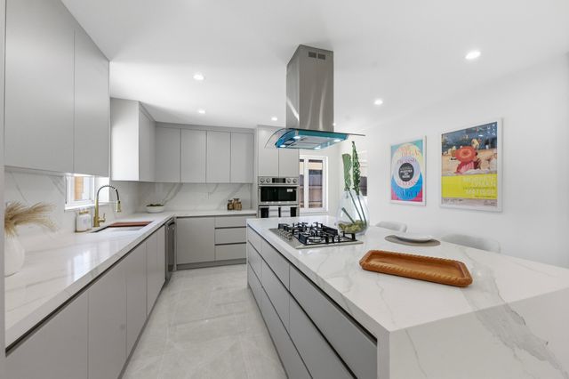 2280 SE 10th Court, Pompano Beach, FL 33062