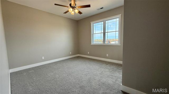 205 E Larkspur Ct, Hannibal, MO 63401
