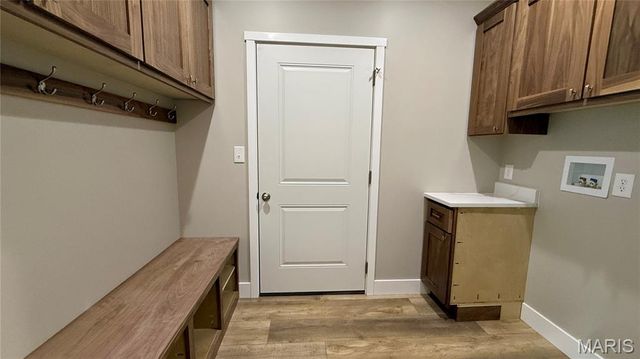 205 E Larkspur Ct, Hannibal, MO 63401