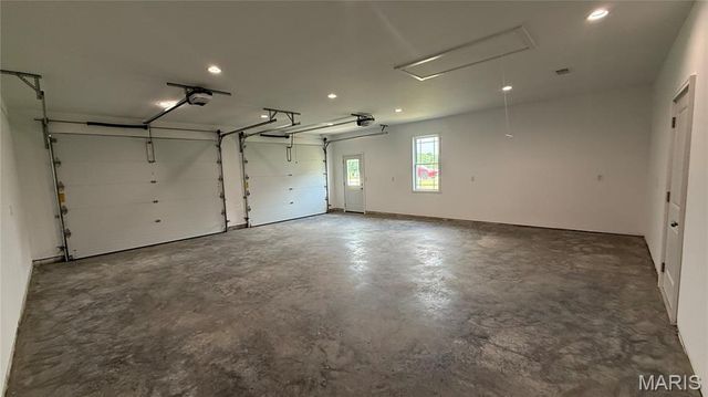 205 E Larkspur Ct, Hannibal, MO 63401