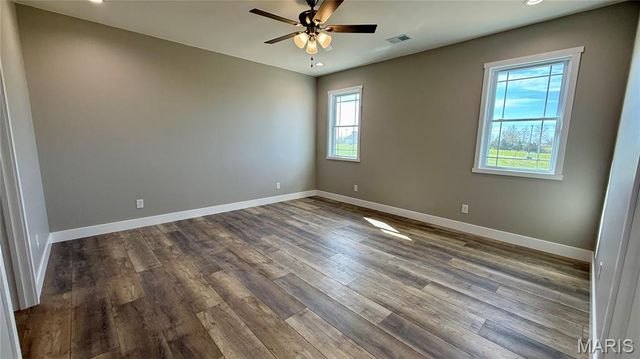 205 E Larkspur Ct, Hannibal, MO 63401