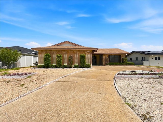 750 115TH AVENUE, Treasure Island, FL 33706