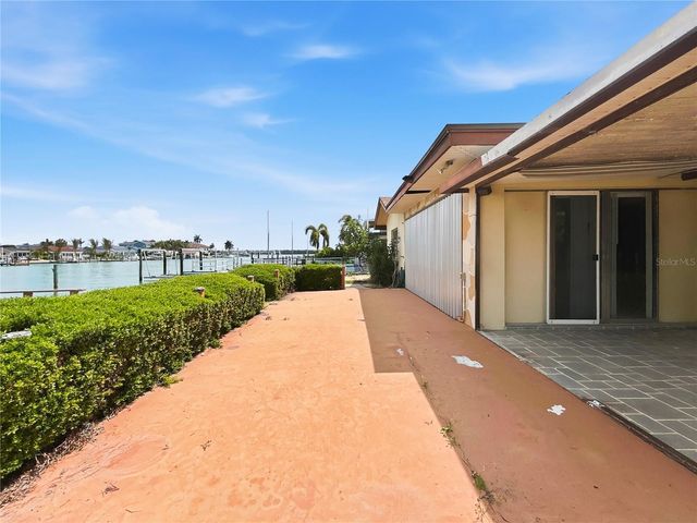 750 115TH AVENUE, Treasure Island, FL 33706