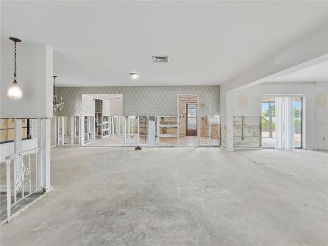 750 115TH AVENUE, Treasure Island, FL 33706