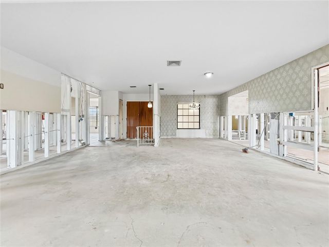 750 115TH AVENUE, Treasure Island, FL 33706