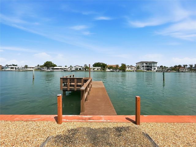 750 115TH AVENUE, Treasure Island, FL 33706